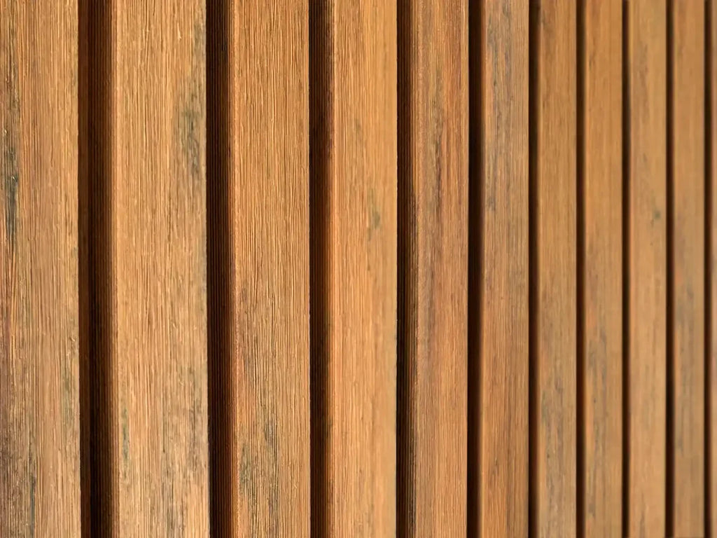 Paneles Ranurados de Roble para Exteriores
